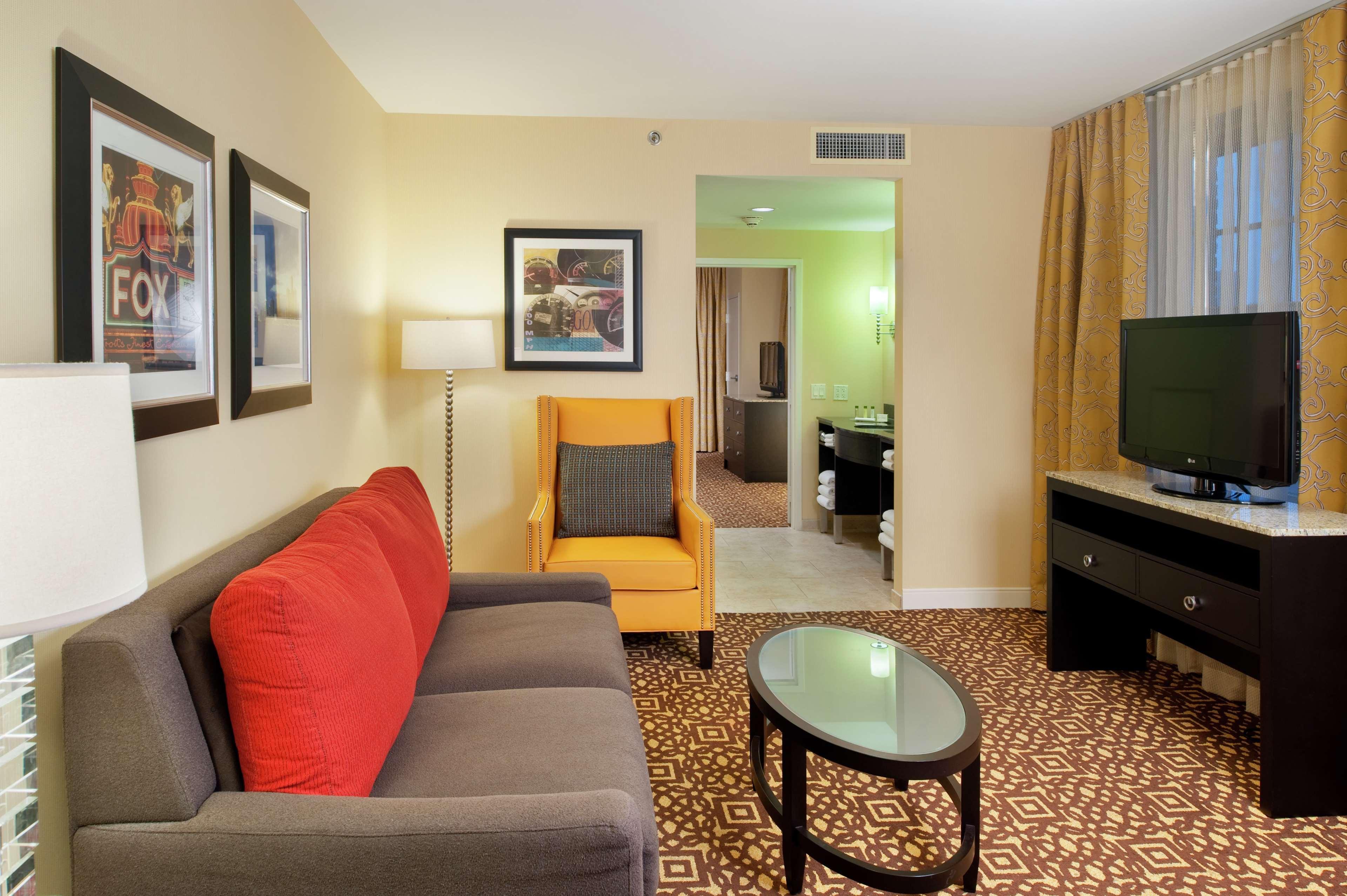 Doubletree Suites By Hilton Hotel Detroit Downtown - Fort Shelby Kamer foto