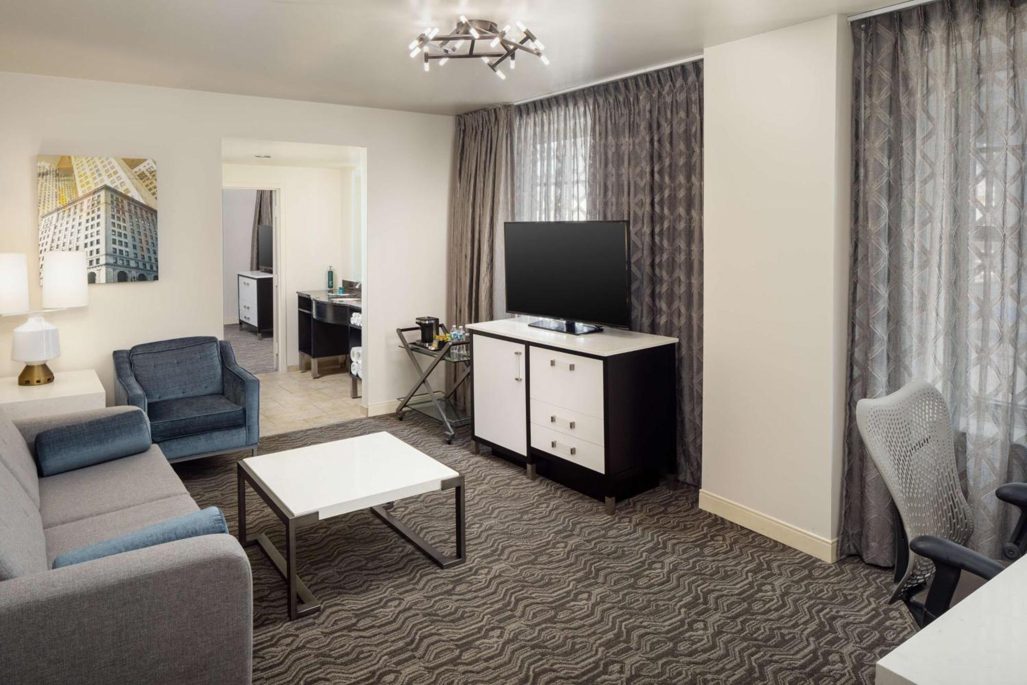 Doubletree Suites By Hilton Hotel Detroit Downtown - Fort Shelby Buitenkant foto
